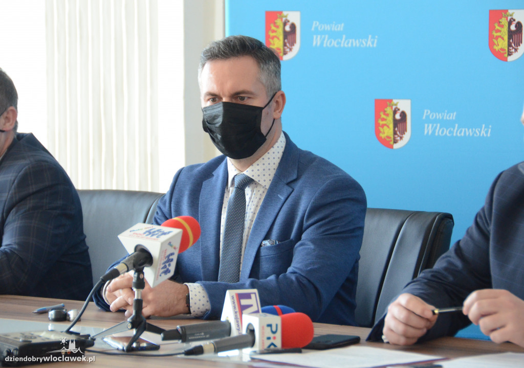Kolejna droga do przebudowy! Starosta podpisał umowę