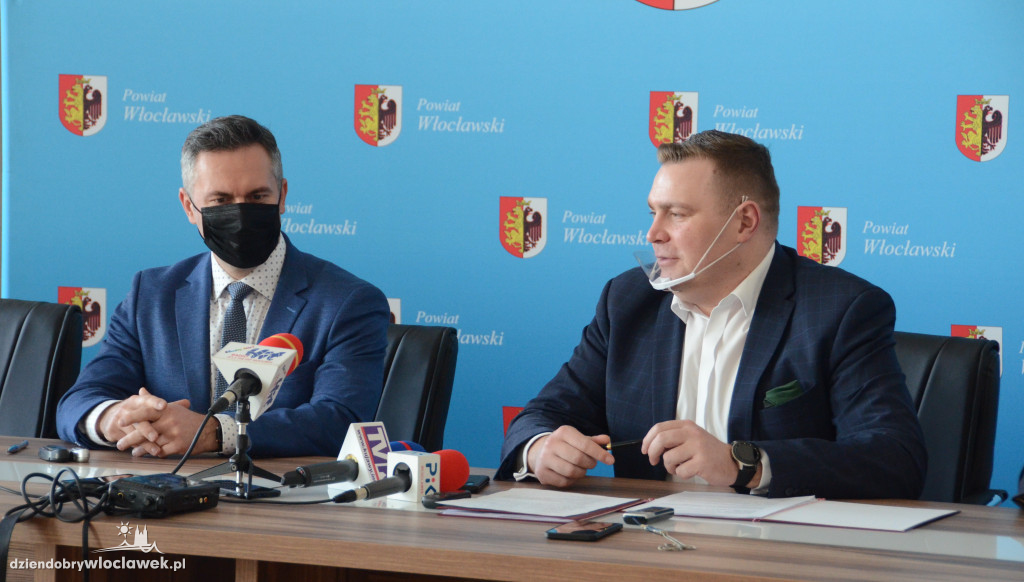 Kolejna droga do przebudowy! Starosta podpisał umowę