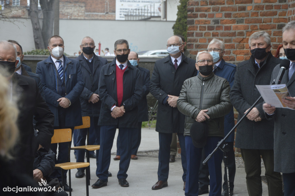 Inowrocław: wotum za niepodległość. Jubileuszowe drzwi poświęcone [ZDJĘCIA]