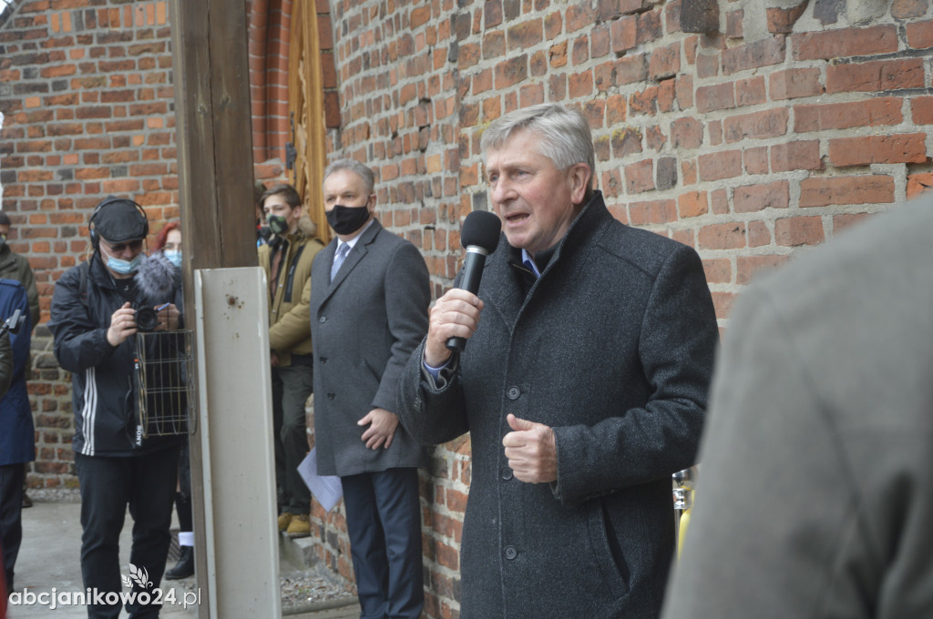 Inowrocław: wotum za niepodległość. Jubileuszowe drzwi poświęcone [ZDJĘCIA]