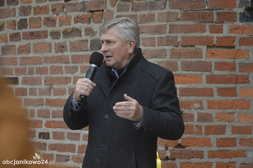 Inowrocław: wotum za niepodległość. Jubileuszowe drzwi poświęcone [ZDJĘCIA]