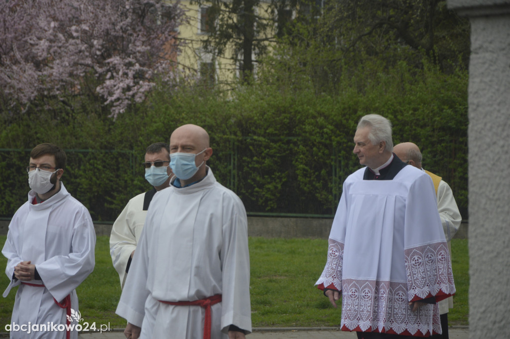 Inowrocław: wotum za niepodległość. Jubileuszowe drzwi poświęcone [ZDJĘCIA]