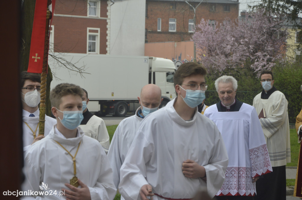 Inowrocław: wotum za niepodległość. Jubileuszowe drzwi poświęcone [ZDJĘCIA]