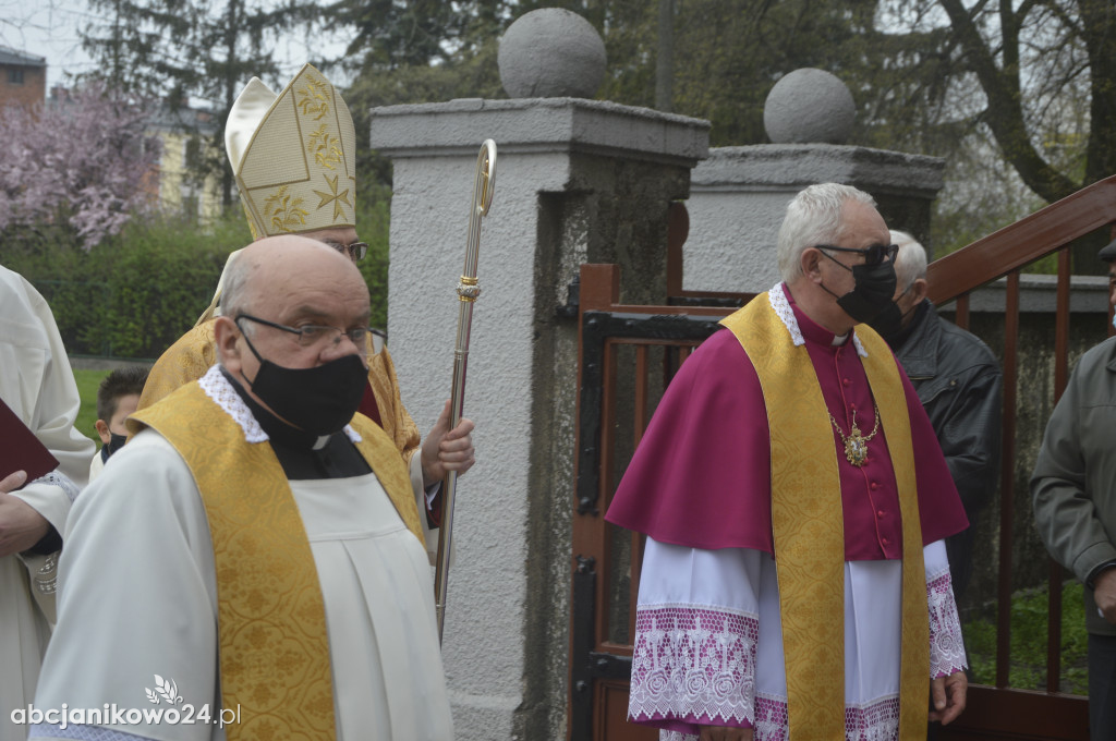 Inowrocław: wotum za niepodległość. Jubileuszowe drzwi poświęcone [ZDJĘCIA]