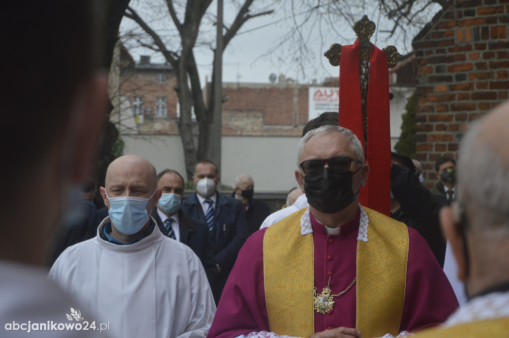 Inowrocław: wotum za niepodległość. Jubileuszowe drzwi poświęcone [ZDJĘCIA]