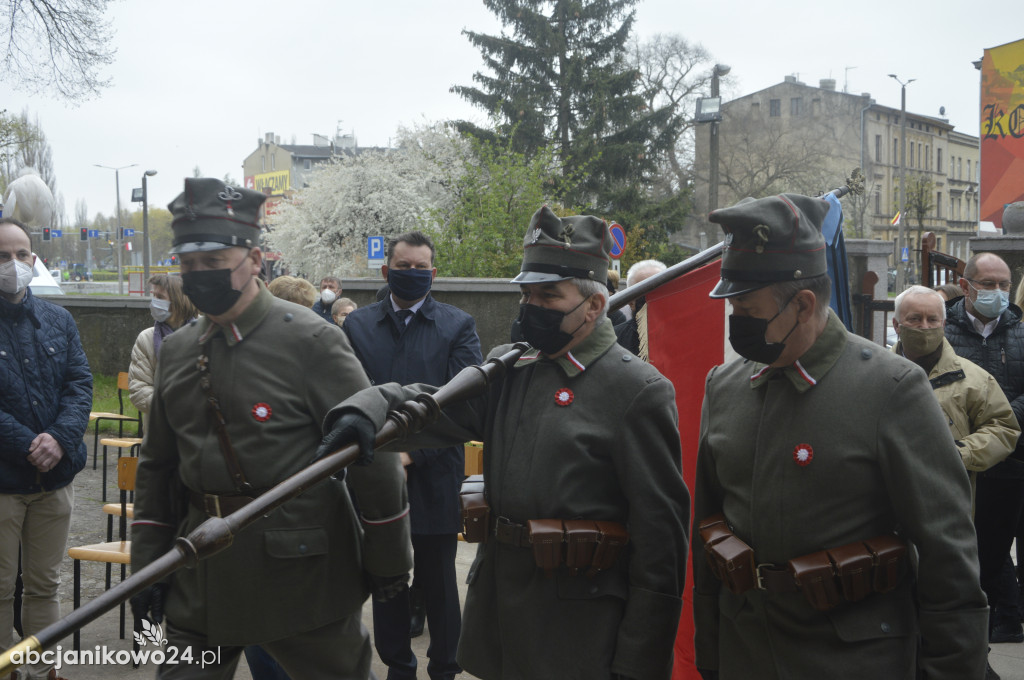 Inowrocław: wotum za niepodległość. Jubileuszowe drzwi poświęcone [ZDJĘCIA]