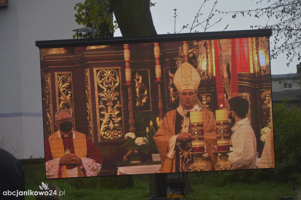 Inowrocław: wotum za niepodległość. Jubileuszowe drzwi poświęcone [ZDJĘCIA]