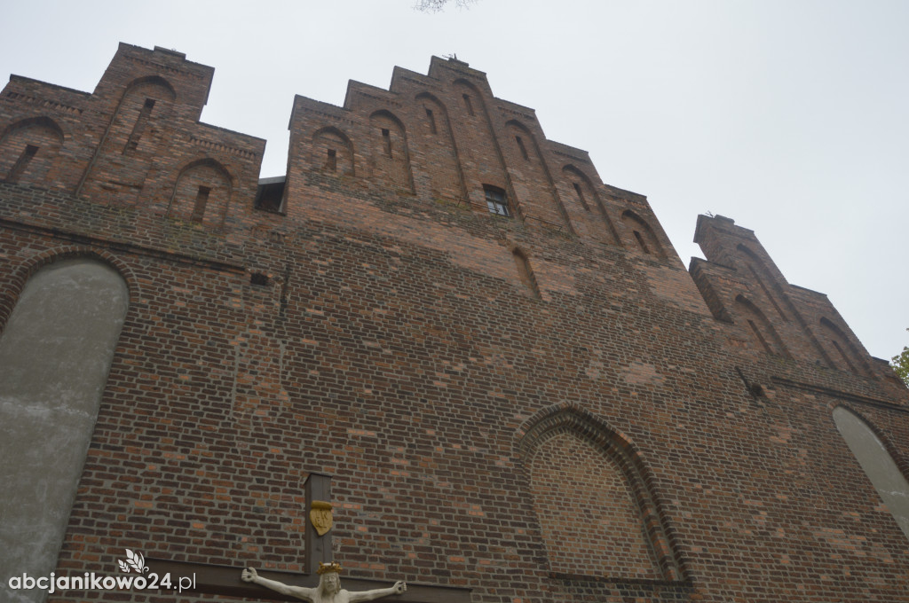 Inowrocław: wotum za niepodległość. Jubileuszowe drzwi poświęcone [ZDJĘCIA]
