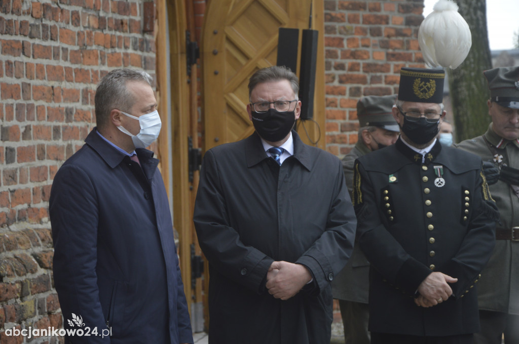 Inowrocław: wotum za niepodległość. Jubileuszowe drzwi poświęcone [ZDJĘCIA]