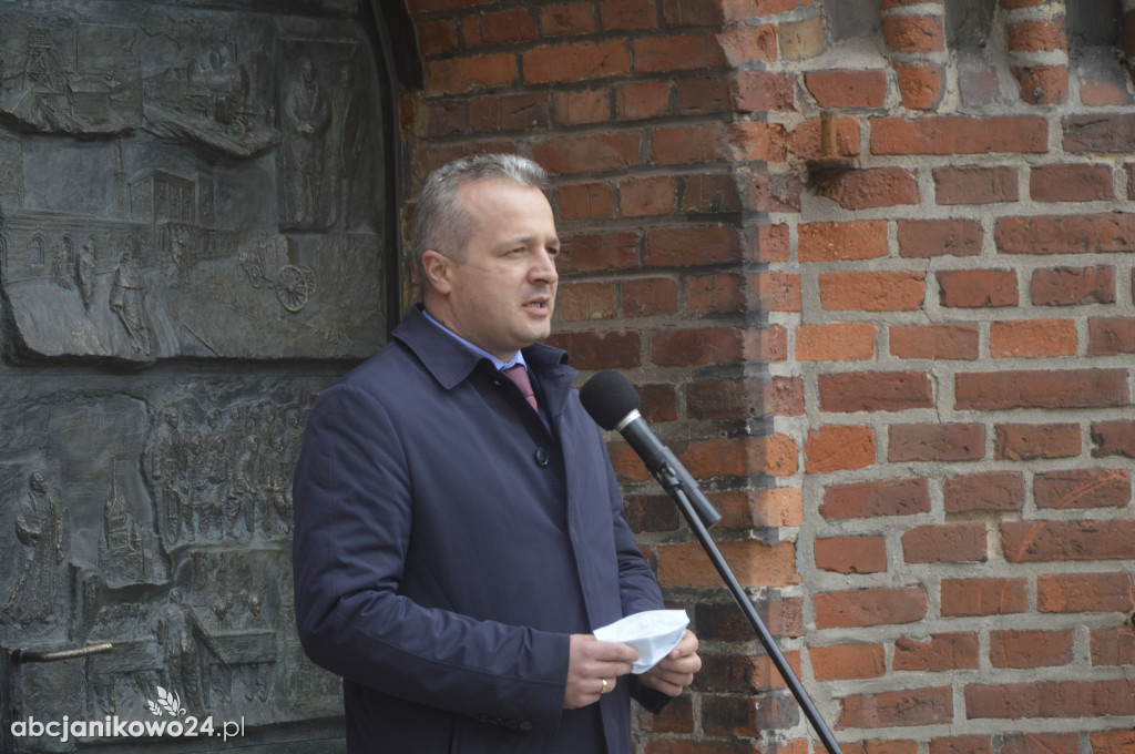 Inowrocław: wotum za niepodległość. Jubileuszowe drzwi poświęcone [ZDJĘCIA]