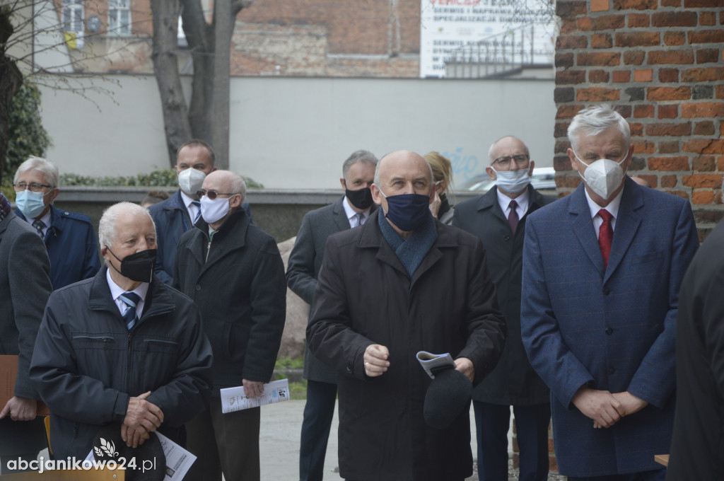Inowrocław: wotum za niepodległość. Jubileuszowe drzwi poświęcone [ZDJĘCIA]