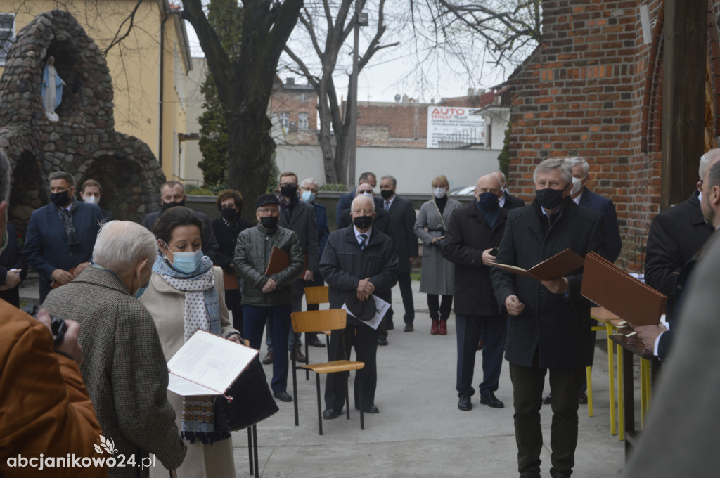 Inowrocław: wotum za niepodległość. Jubileuszowe drzwi poświęcone [ZDJĘCIA]
