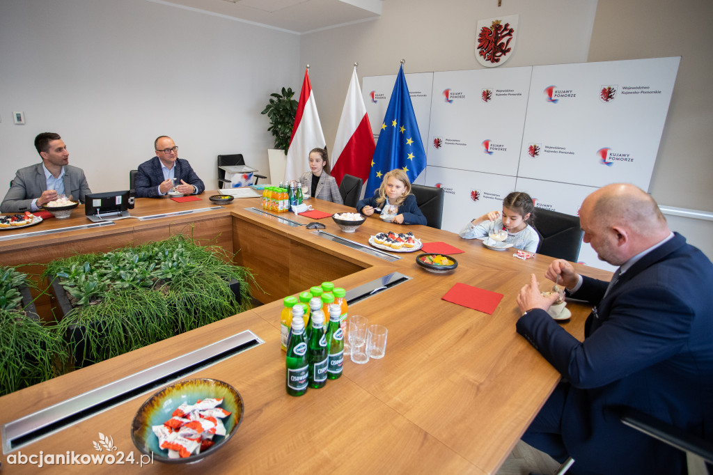 Jagoda Łaganowska i jej konkurent z Torunia gościli u marszałka województwa [ZDJĘCIA]
