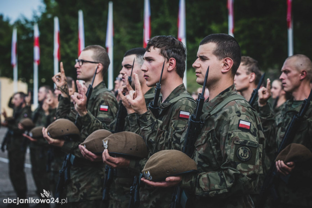 Minister Obrony Narodowej Mariusz Błaszczak na przysiędze kujawsko-pomorskich Terytorialsów