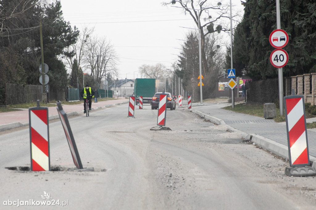 Modernizacja drogi wojewódzkiej nr 255 o długości 2,2 km na odcinku z Pakości do pobliskiego Janikowa