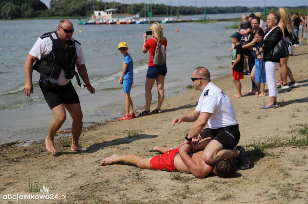 Na janikowskiej plaży 