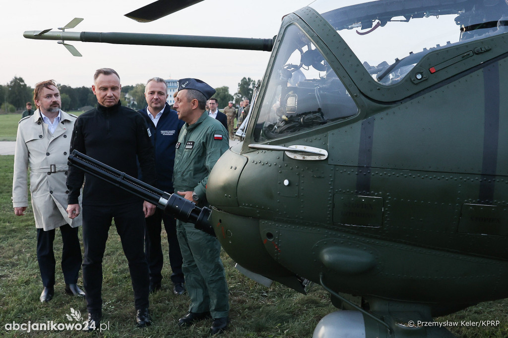 Andrzej Duda na Kujawach. W Latkowie złożył wizytę w 56. Bazie Lotniczej