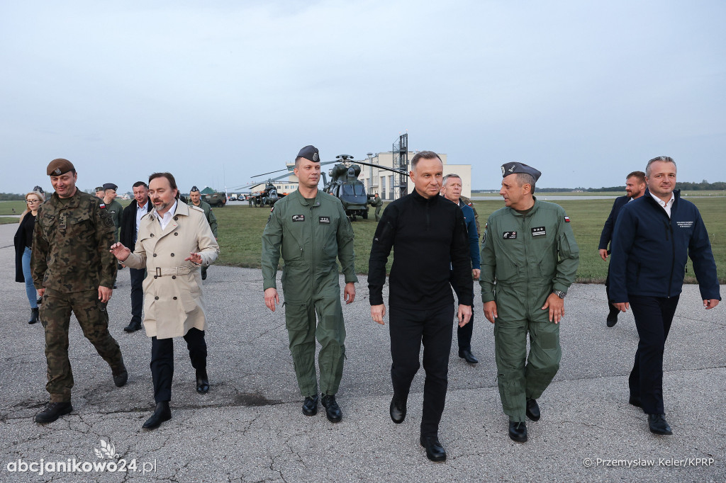 Andrzej Duda na Kujawach. W Latkowie złożył wizytę w 56. Bazie Lotniczej