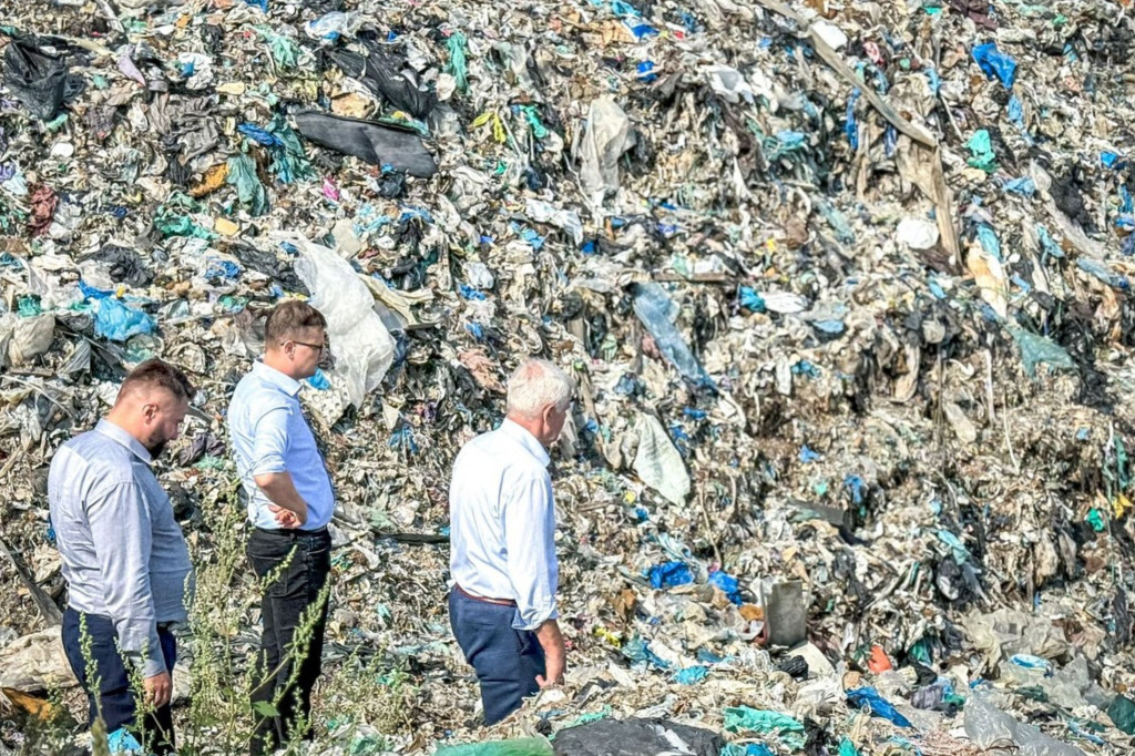  Mocne słowa wojewody na temat wysypiska w Pakości: Kiedyś powstanie o tym film