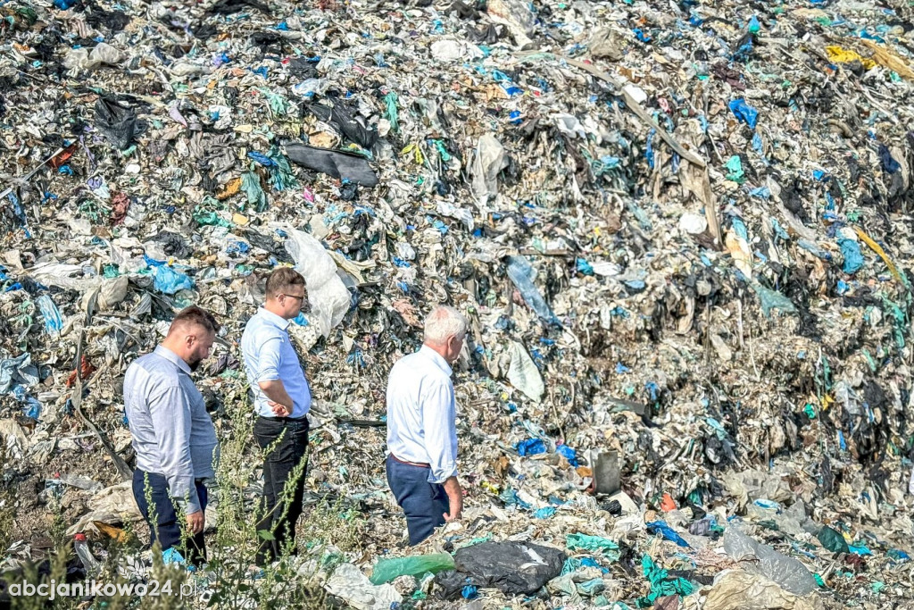  Mocne słowa wojewody na temat wysypiska w Pakości: Kiedyś powstanie o tym film