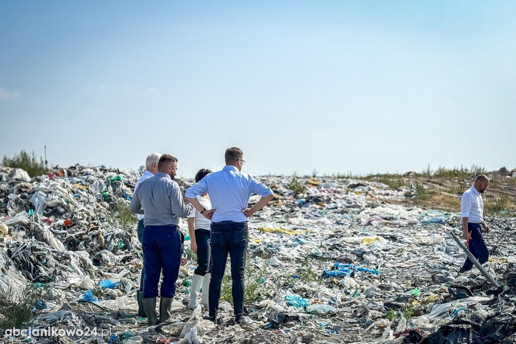  Mocne słowa wojewody na temat wysypiska w Pakości: Kiedyś powstanie o tym film