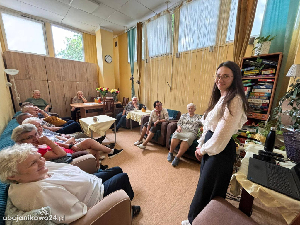 Kulinarne podróże i warsztaty psychologiczne w Dziennym Domu \