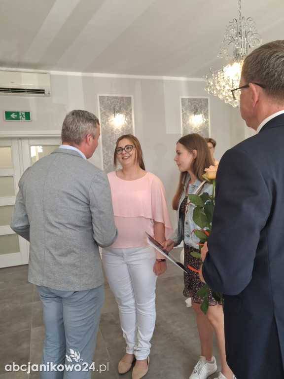 Stypendia za osiągnięcia artystyczne, sportowe i naukowe wręczone w Janikowie