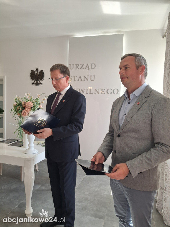 Stypendia za osiągnięcia artystyczne, sportowe i naukowe wręczone w Janikowie