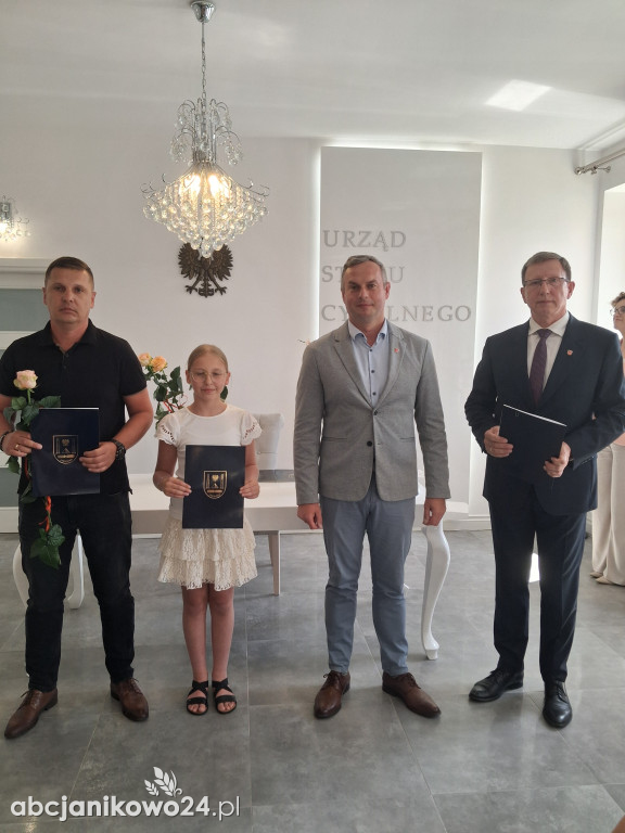 Stypendia za osiągnięcia artystyczne, sportowe i naukowe wręczone w Janikowie