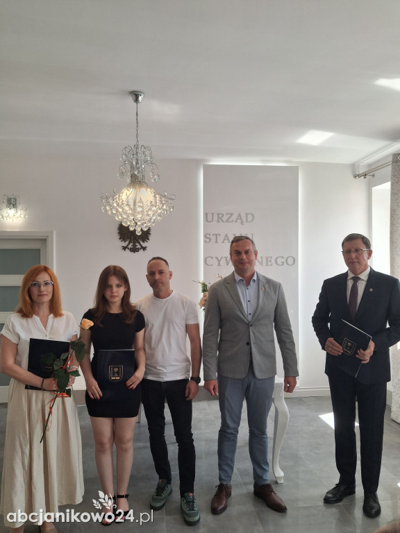 Stypendia za osiągnięcia artystyczne, sportowe i naukowe wręczone w Janikowie
