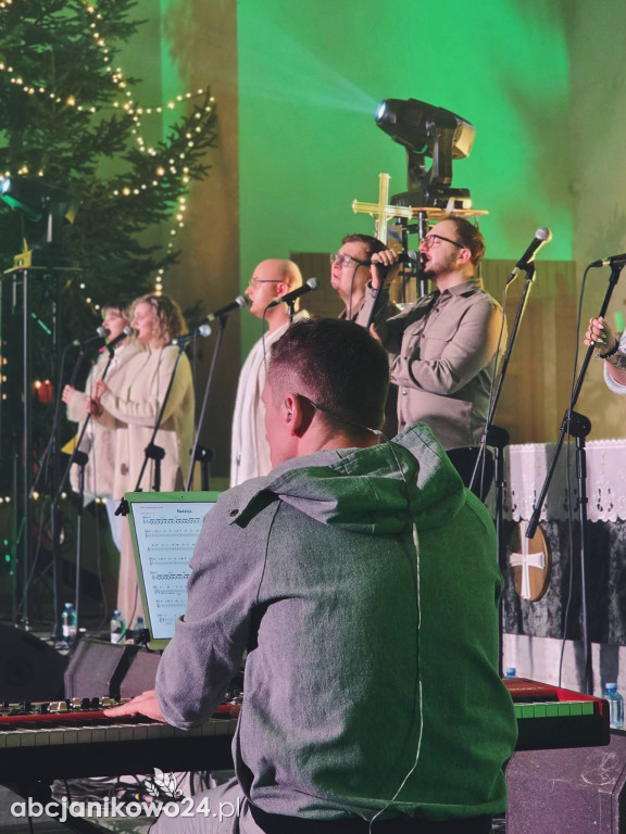 Koncert noworoczny zespołu Sound’n’Grace w Janikowie [FOTO]