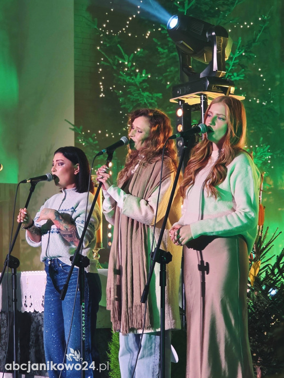 Koncert noworoczny zespołu Sound’n’Grace w Janikowie [FOTO]