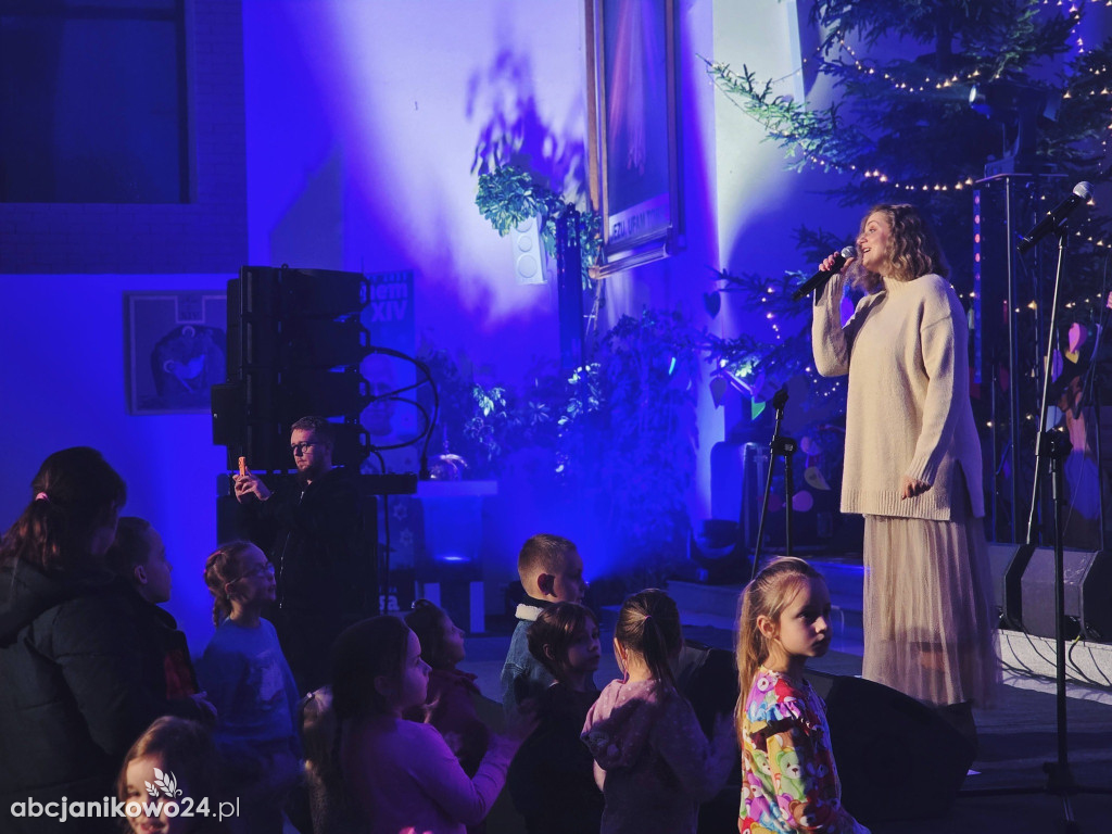 Koncert noworoczny zespołu Sound’n’Grace w Janikowie [FOTO]