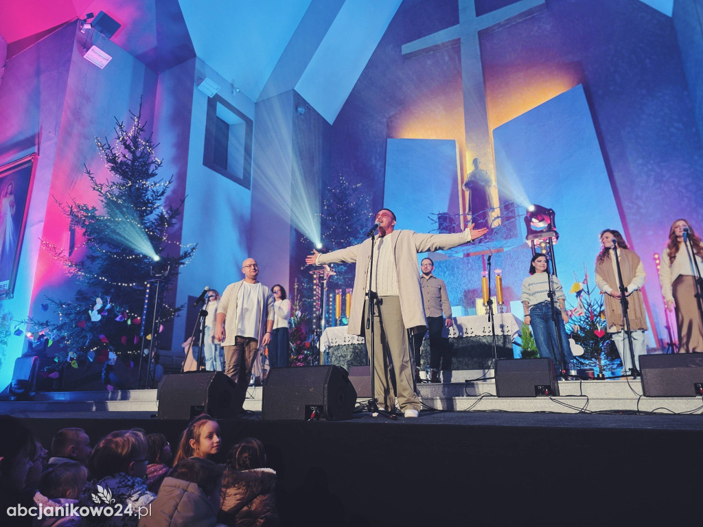 Koncert noworoczny zespołu Sound’n’Grace w Janikowie [FOTO]