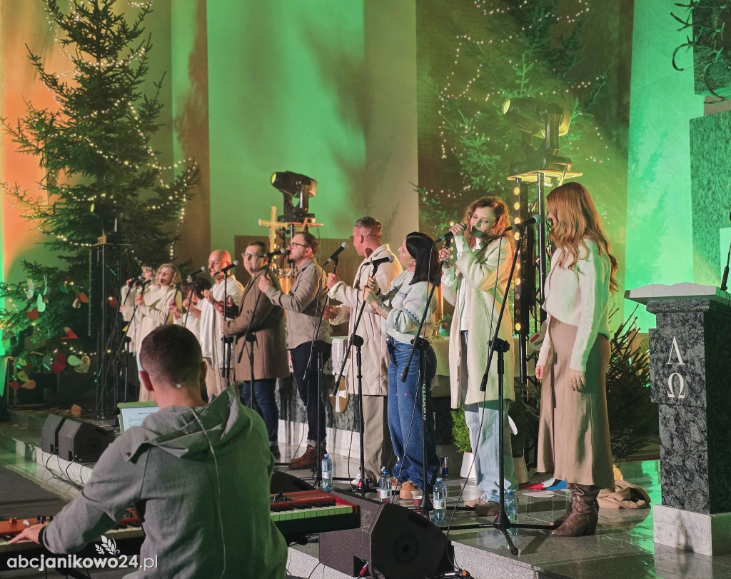 Koncert noworoczny zespołu Sound’n’Grace w Janikowie [FOTO]