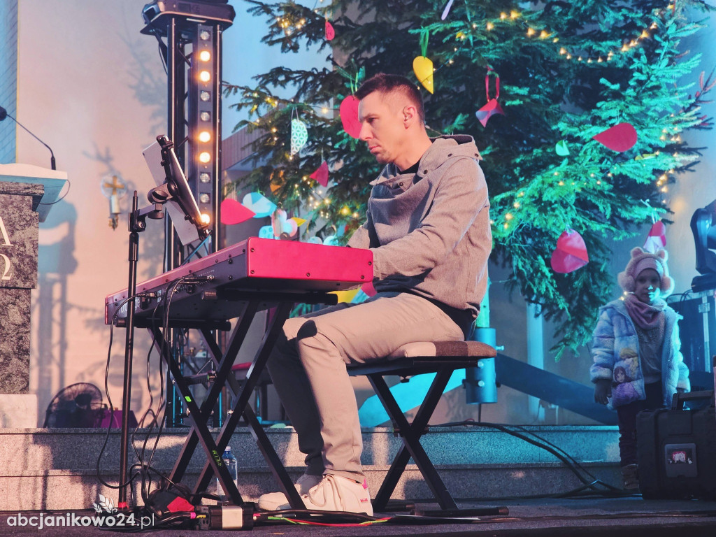 Koncert noworoczny zespołu Sound’n’Grace w Janikowie [FOTO]