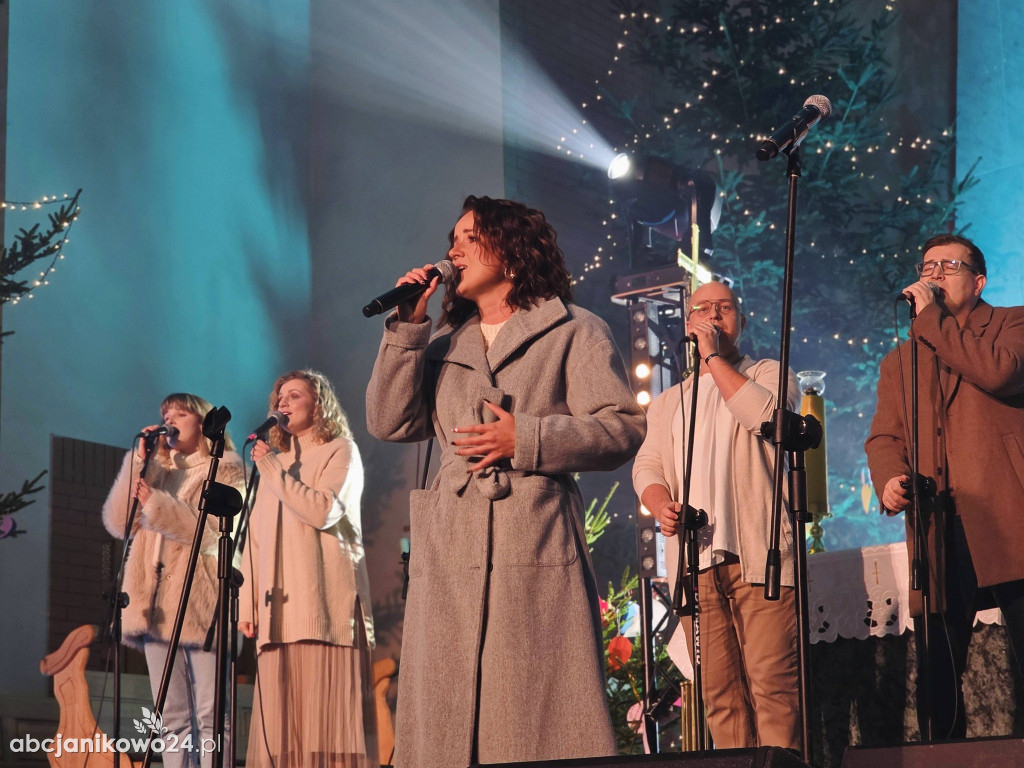 Koncert noworoczny zespołu Sound’n’Grace w Janikowie [FOTO]