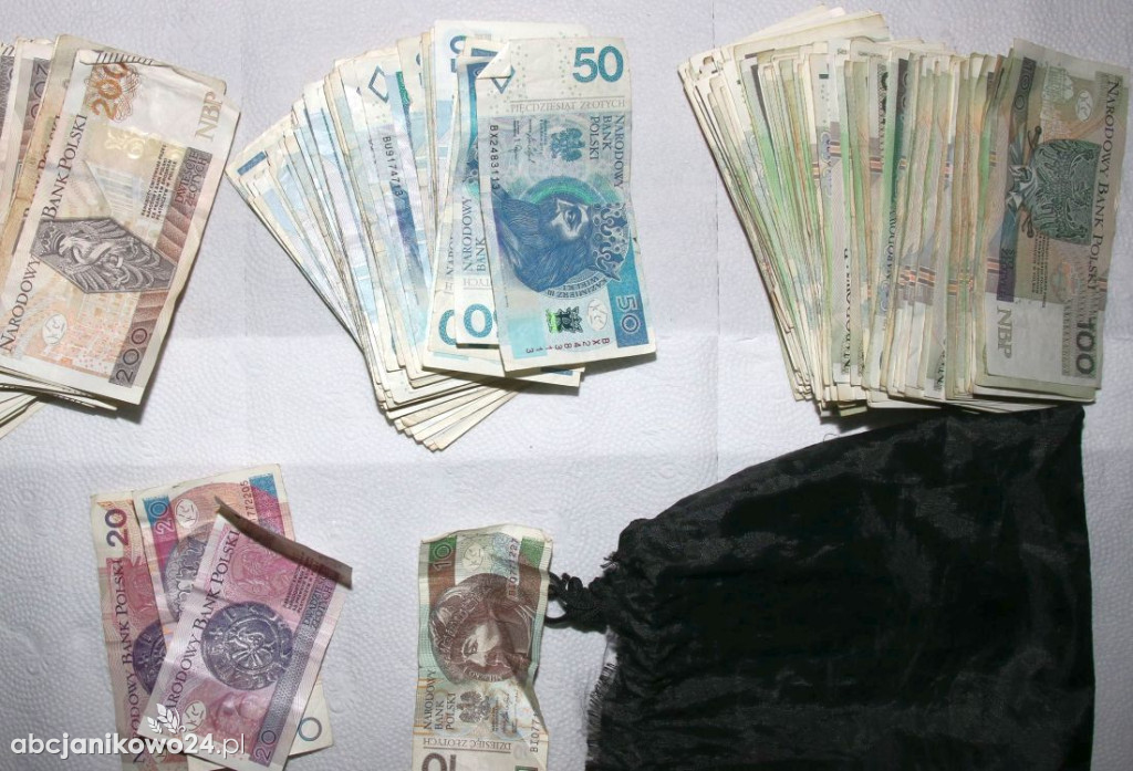 46-latek zatrzymany za znaczną ilość narkotyków i papierosów bez akcyzy