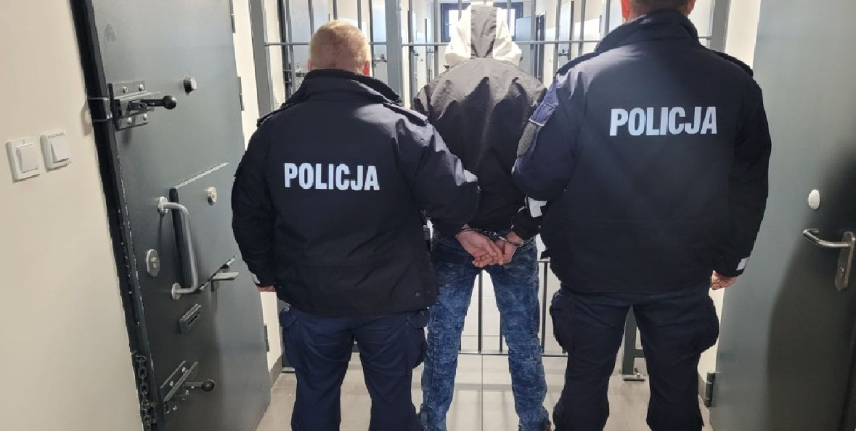 46-latek zatrzymany za znaczną ilość narkotyków i papierosów bez akcyzy