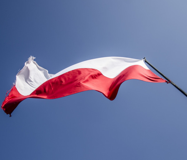 Konkurs Patriotyczny. Wygraj biało-czerwoną flagę w portalu ABCJanikowo24.pl-3708