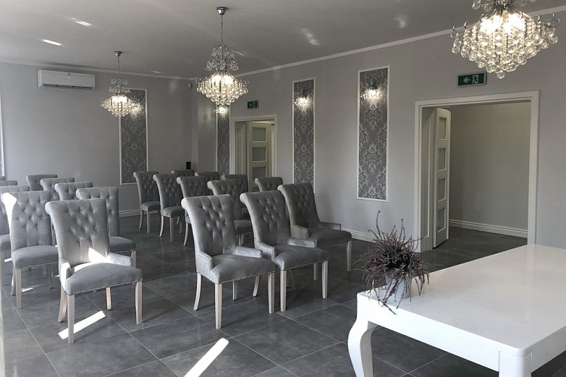  Nowa sala ślubna USC w Janikowie oraz zmodernizowany hall urzędu