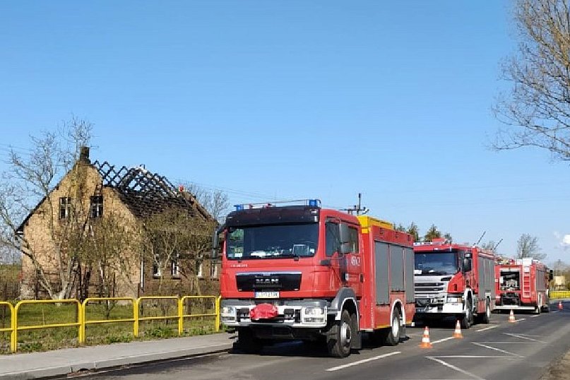 Tragiczny pożar domu. Nie żyją kobieta i mężczyzna [ZDJĘCIA]