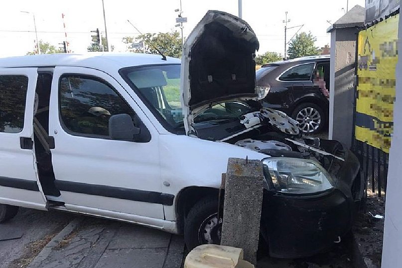 Wypadek na Powstańców Wielkopolskich. Jedna osoba zabrana do szpitala