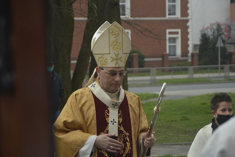 Inowrocław: wotum za niepodległość. Jubileuszowe drzwi poświęcone [ZDJĘCIA]