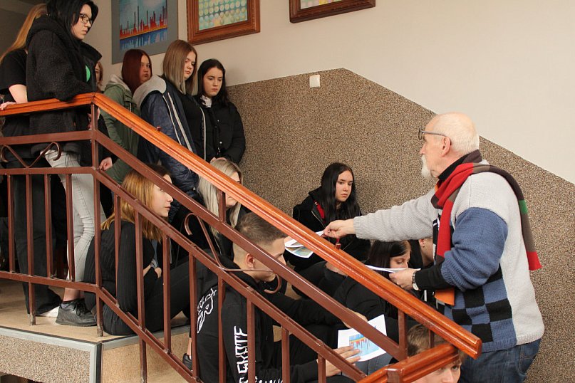 Nowa wystawa Szkolnej Galerii Sztuki w inowrocławskim rzemiośle [ZDJĘCIA]