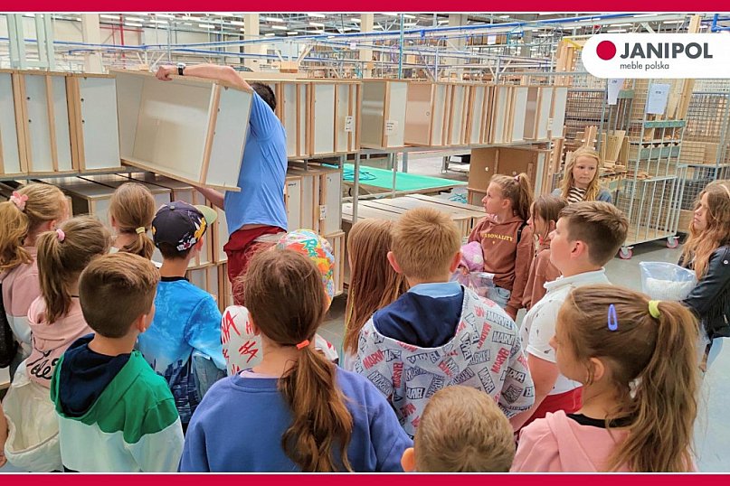 Firmę Janipol odwiedzili pod koniec roku szkolnego uczniowie Szkoły Podstawowej w Janikowie. 