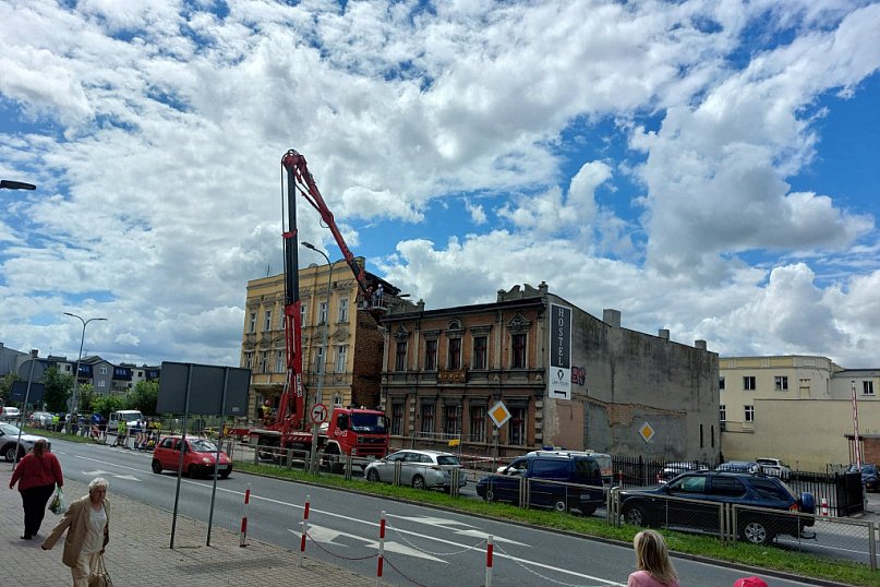 Wybuch gazu w Inowrocławiu. Policjanci ruszyli na ratunek [FOTO]