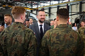 Apache w Latkowie. Nowy etap w modernizacji polskiego lotnictwa wojskowego-383