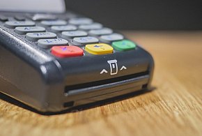 Zakaz sprzedaży i większy nadzór. Tych produktów nie kupią już nieletni-11528