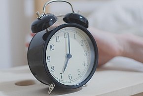 Kiedy cofamy zegarki? Tym razem zimowy czas przyjdzie prędzej-11933